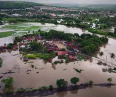 Água do Rio Mamanguape baixa, e moradores afetados pela chuva em Rio Tinto voltam para casas