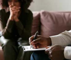 Saúde mental: quais as diferenças no tratamento com psicólogos, psicanalistas e psiquiatras?
