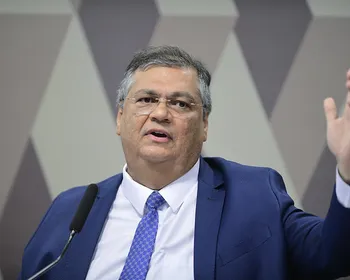 Dino cita Chico César em crítica a Fachin durante sessão tensa no STF