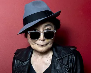 Yoko Ono no céu com diamantes