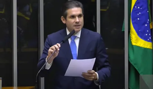 
				
					Hugo Motta pede respeito aos limites entre poderes, na abertura do ano no Congresso
				
				