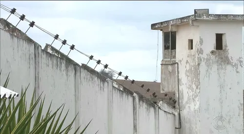 
				
					Estado é processado por despejar esgoto do Presídio do Róger em mangue
				
				