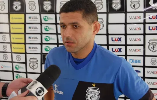 
Ex- Sousa, Treze e Botafogo-PB, Dico anuncia a aposentadoria aos 37 anos
