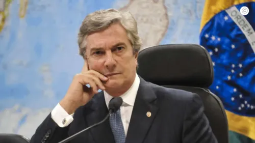 
				
					STF concede prisão domiciliar a Collor com uso de tornozeieira eletrônica
				
				
