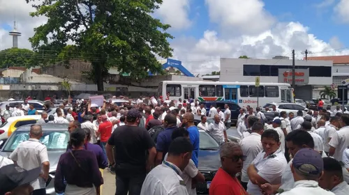 
				
					TRT promove nova audiência de instrução com motoristas para debater fim da greve em João Pessoa
				
				