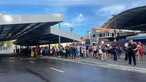 
				
					Passageiros relatam espera de até 2 horas por ônibus durante greve em João Pessoa
				
				