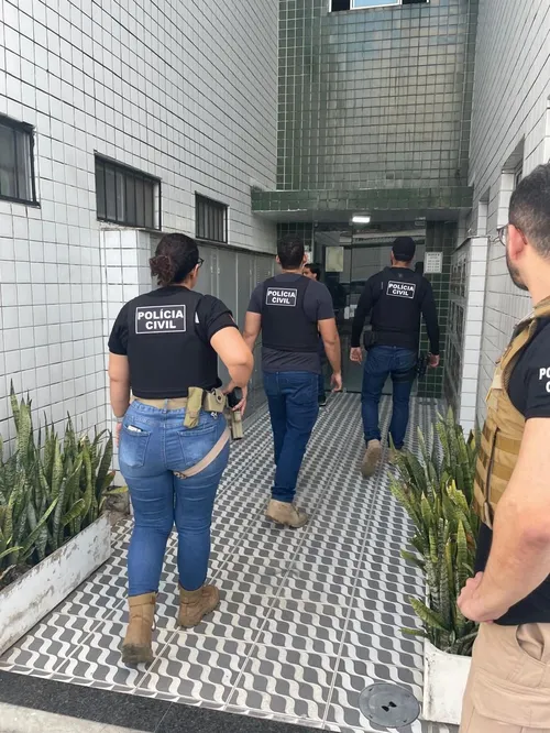 
				
					Homem é suspeito de armazenar conteúdo de pornografia infantil
				
				