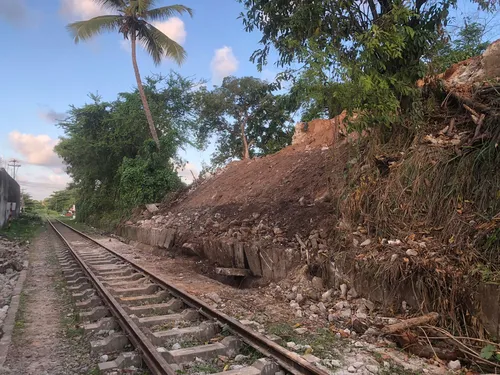 
				
					Interrupção das viagens de trem entre João Pessoa e Cabedelo completa cinco dias
				
				