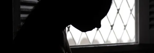 
				
					Jovem é resgatada de casa de abusador após pedir socorro em bilhete
				
				