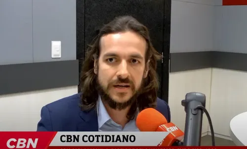
				
					Enquanto base do Governo vive rompimento, Pedro permanece em 'off-line'
				
				