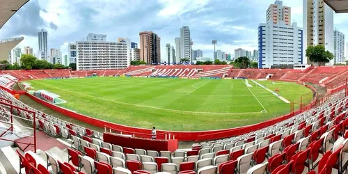 
				
					Náutico x Botafogo-PB pela Série C do Brasileiro 2025: onde acompanhar, escalações e arbitragem
				
				