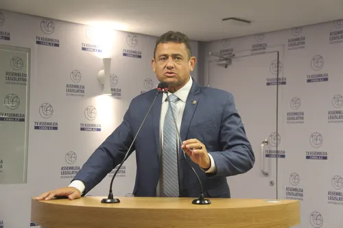 
				
					Virgolino coleta novas assinaturas para CPI do Hospital Padre Zé e inclui 'Tá na Mesa' no alvo
				
				
