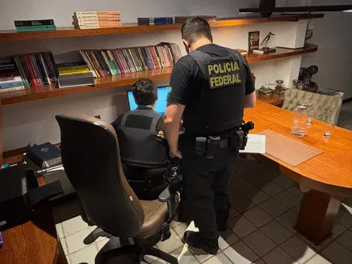 
				
					Operação Outside: MPF denuncia sete envolvidos em fraude de licitação na prefeitura de Patos
				
				