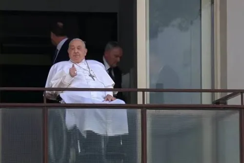 
Papa Francisco recebe alta do hospital após quase 40 dias internado
