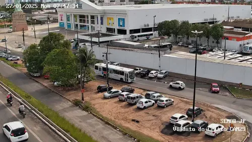 
				
					Passageiros relatam espera de até 2 horas por ônibus durante greve em João Pessoa
				
				