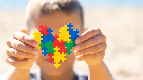 
				
					Lei garante prioridade a pessoas com autismo na rede pública de saúde da Paraíba
				
				