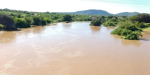 
				
					Quatro açudes sangram após chuvas fortes no Sertão e no Cariri da Paraíba
				
				