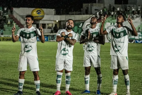 
				
					Sousa vai vivo para a última rodada da 1ª fase da Copa do Nordeste; veja o cenário
				
				