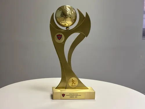 
				
					Taça do Campeonato Paraibano: conheça o troféu que será levantado pelo campeão de 2025
				
				