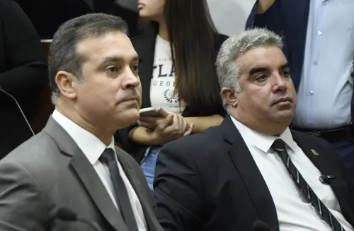 
				
					Thiago Lucena e Guga Pet se licenciam para assumir secretarias na gestão de Cícero
				
				