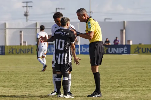 
				
					Treze x Botafogo-PB pelo Campeonato Paraibano 2025: Galo vence e ultrapassa o Belo na tabela
				
				