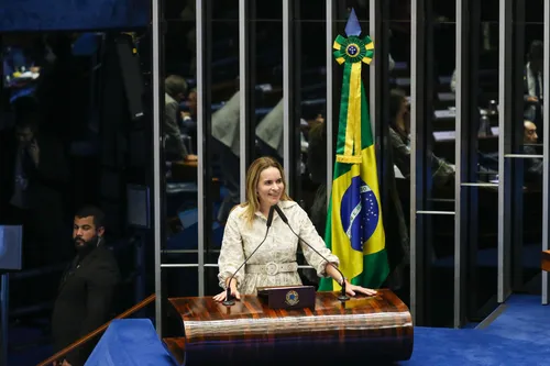 
				
					Violência psicológica contra mulheres com uso de IA terá punições mais severas
				
				