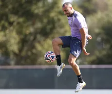 Arthur Cabral prestigia o pai nos Maiorais e reforça torcida pelo futebol paraibano