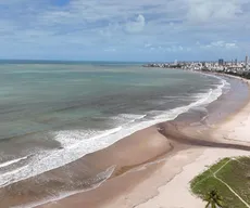 Mancha escura volta a aparecer no mar da Grande João Pessoa
