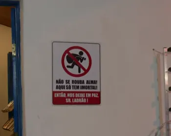 Academia Paraibana de Letras instala placa com pedido a assaltantes para evitar roubos