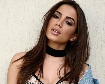 Anitta cancela show no São João 2025 de Campina Grande por motivo de saúde