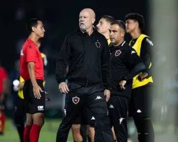 Zago lamenta falta de respaldo no Botafogo-PB e analisa elenco; veja a íntegra da entrevista