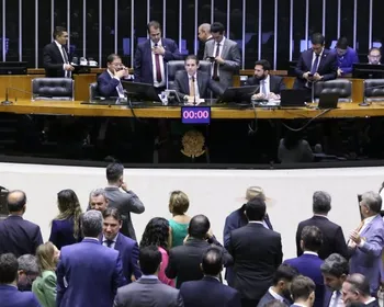 Hugo Motta ameaça suspender deputado que impedir sessão na Câmara