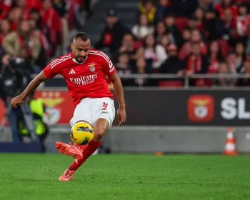 Botafogo negocia contratação de Arthur Cabral, do Benfica, para substituir Igor Jesus