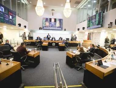 Janela partidária: 19 dos 36 deputados trocam de partido na ALPB; veja mudanças