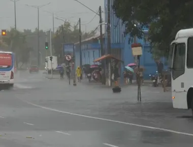 Chuvas em João Pessoa superam metade da média histórica de abril em um dia