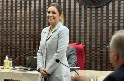 
				
					Alanna Galdino toma posse como conselheira do TCE-PB após nomeação ser aprovada
				
				