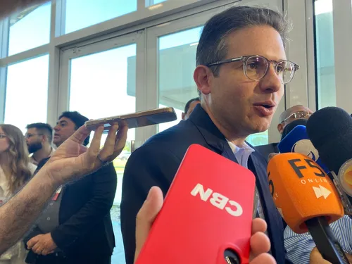 
				
					"Ambiente é muito hostil", afirma Hugo sobre clima no Congresso contra alta do IOF
				
				