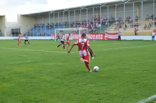 
				
					Estádio da Graça: veja o antes e depois da praça esportiva reinaugurada em João Pessoa
				
				