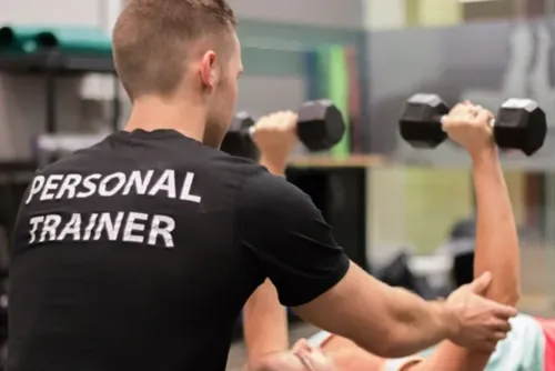 
				
					Lei que garante acompanhamento de personal trainer em academias entra em vigor na Paraíba
				
				
