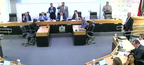 
				
					Assembleia autoriza governo a contratar empréstimos que passam de R$ 550 milhões
				
				
