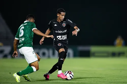 
				
					Botafogo-PB perde para o Guarani por 2 a 1 e sai do G-8 da Série C
				
				