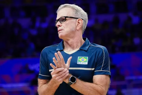 
				
					Brasil estreia com vitória na Liga das Nações de vôlei, e Bernardinho destaca atuação de Honorato
				
				