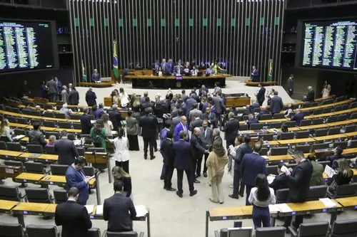 
				
					Câmara aprova cancelamento on-line de contribuição sindical; veja votos dos paraibanos
				
				