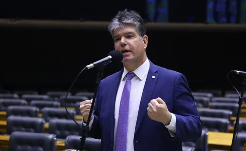 
				
					Câmara aprova solitação de Ruy Carneiro e convoca ministro da Previdência para esclarecimentos
				
				