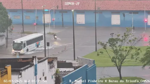 
				
					Chuvas provocam alagamentos, dificultam trânsito e invadem casas na Grande João Pessoa
				
				