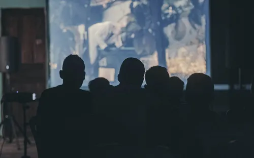 
				
					Cine Entorno leva filmes paraibanos para alunos do EJA em João Pessoa
				
				