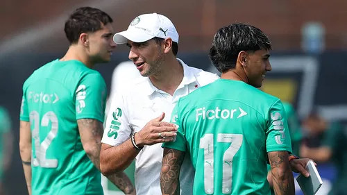 
				
					Copa do Mundo de Clubes 2025: fanático pelo Palmeiras, paraibano tem vestiário do Allianz em casa
				
				