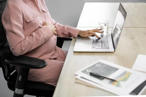 
				
					Dia das mães: conheça os direitos das mulheres no trabalho
				
				