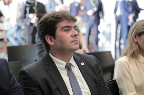 
				
					Solidariedade e PRD oficializam federação e Eduardo Carneiro comandará grupo na Paraíba
				
				