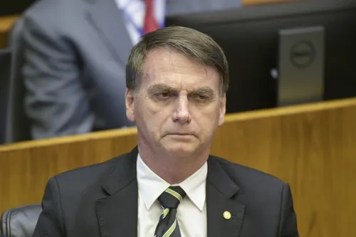
				
					Efeito Carla Zambelli: paraibano pede ao STF tornozeleira em Jair Bolsonaro
				
				